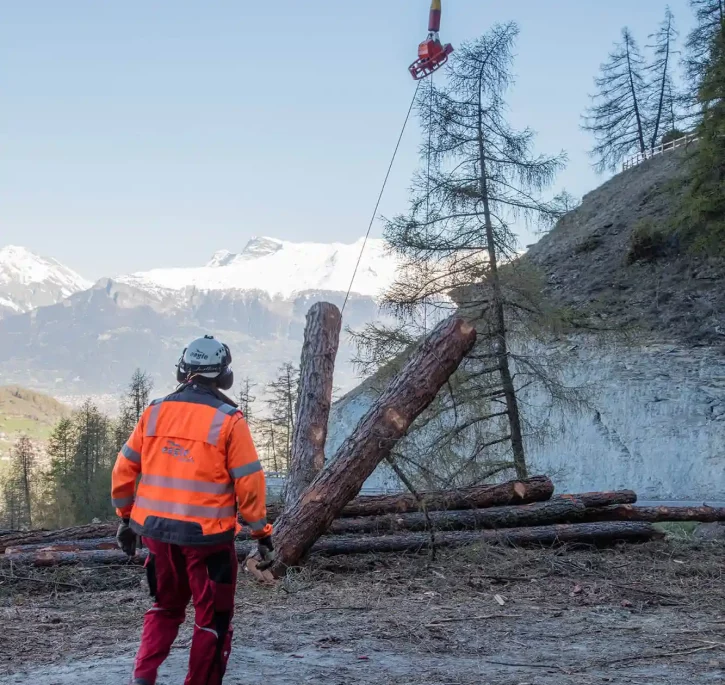 Débardage de bois en hélicoptère.
